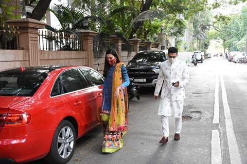 Gauahar Khan and Zaid Darbar spotted visiting her in-laws at Lokhandwala, Andheri