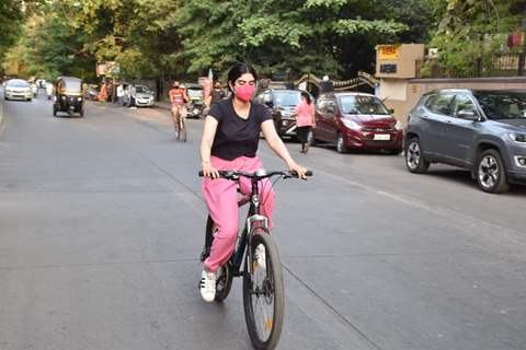 Khushi Kapoor snapped cycling in Lokhandwala, Andheri