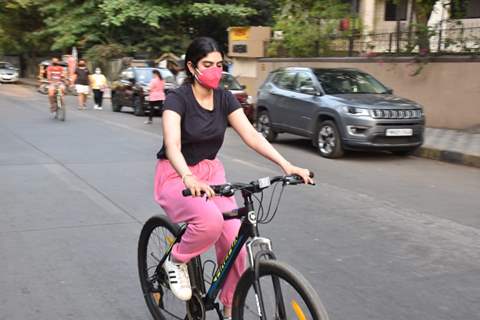 Khushi Kapoor snapped cycling in Lokhandwala, Andheri