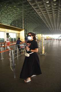 Richa Chadha snapped at Mumbai Airport