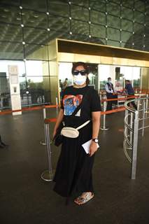 Richa Chadha snapped at Mumbai Airport