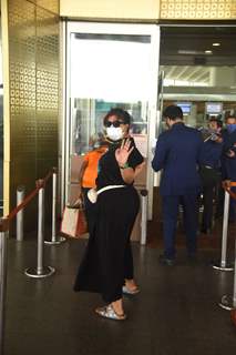 Richa Chadha snapped at Mumbai Airport