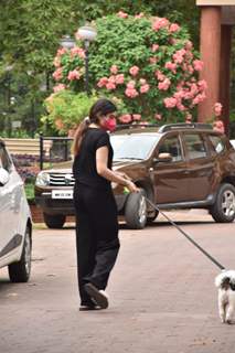 Khushi Kapoor snapped walking her pet in Lokhandwala, Andheri