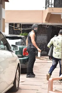 Varun Dhawan snapped outside his gym in Juhu!
