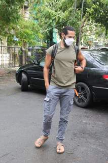 Dino Morea spotted in Bandra 