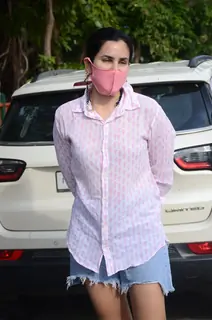 Sonnalli Seygall snapped at Lokhandwala, Andheri 