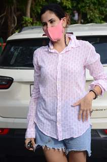 Sonnalli Seygall snapped at Lokhandwala, Andheri 