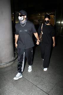 Deepika Padukone and Ranveer Singh spotted returning to Mumbai from Bengaluru