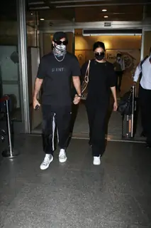 Deepika Padukone and Ranveer Singh spotted returning to Mumbai from Bengaluru