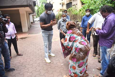 Sonu Sood meets the needy near his residence on Sunday!