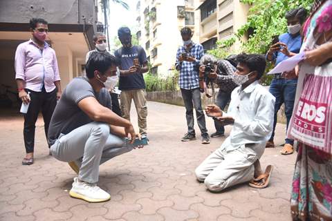 Sonu Sood meets the needy near his residence on Sunday!