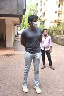 Sonu Sood meets the needy near his residence on Sunday!