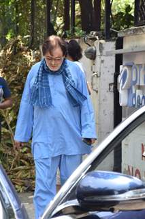 Senior actor Sanjay Khan snapped at a clinic in Juhu