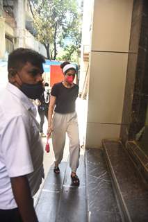 Khushi Kapoor spotted at a clinic in Bandra