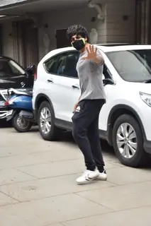 Kartik Aaryan snapped at producer Murad Khetani's house in Juhu