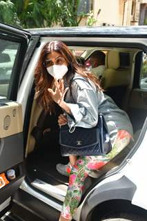 Shilpa Shetty snapped out a clinic in Khan