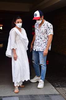 Soha Ali Khan and Kunal Kemmu spotted in Bandra 