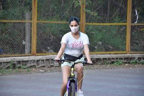 Sonal Chauhan snapped cycling at Versova