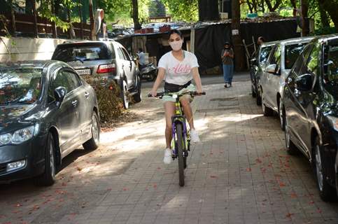 Sonal Chauhan snapped cycling at Versova