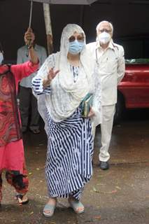 Saira Banu spotted outside Hinduja hospital