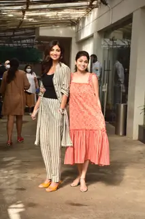Shilpa Shetty snapped with sister Shamita Shetty at a dubbing studio