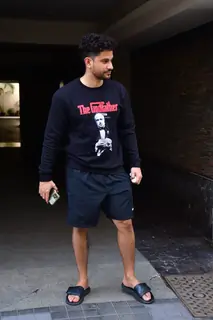 Kunal Kemmu snapped in Bandra