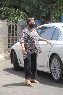 Farah Khan spotted at Mount Mary church in Bandra