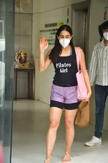 Sara Ali Khan snapped at Ronnie Screwvala's office