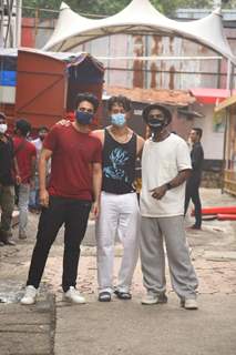 Producer Jackky Bhagnani, Tiger Shroff and Remo Dsouza snapped outside SJ Studio, Andheri