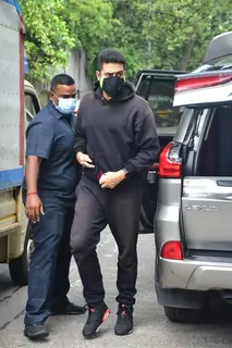 Abhishek Bachchan snapped at Khar