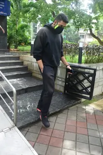 Abhishek Bachchan snapped at Khar