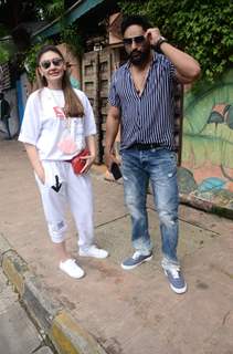 Shefali Jariwala snapped with her husband in Versova