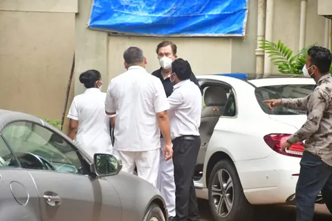 Randhir Kapoor spotted in Bandra