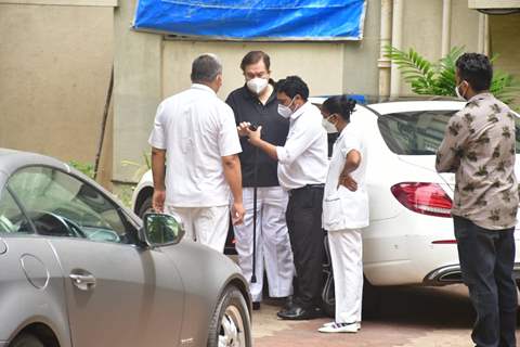 Randhir Kapoor spotted in Bandra