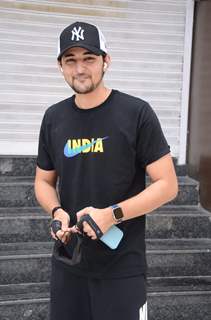 Darshan Raval snapped outside gym
