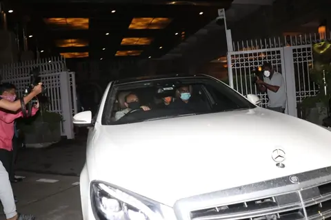 Ranveer Singh, Karan Johar and other celebrities snapped at Arjun Kapoor's B'day bash in Taj Colaba!