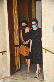 Karisma and Kareena Kapoor snapped at Manish Malhotra's residence