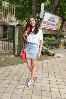 Shriya Pilgaonkar snapped at salon in Juhu 