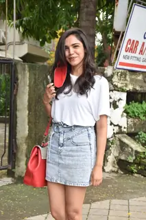 Shriya Pilgaonkar snapped at salon in Juhu 