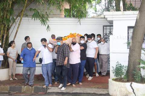 Mandira Bedi's husband and filmmaker Raj Kaushal's funeral