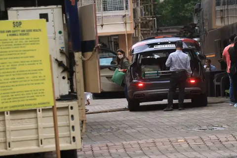 Yami Gautam snapped on shoot location