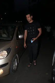 Rohit Roy snapped visiting Mandira Bedi's house