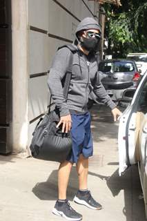 Emraan Hashmi snapped outside gym in Bandra