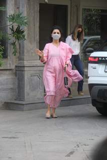 Neetu Kapoor, Riddhima Kapoor Sahani snapped at Bandra