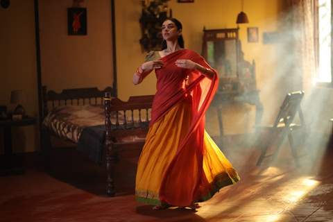 Aditi Rao Hydari in her debut Malayalam film - 'Sufiyum Sujatayum'