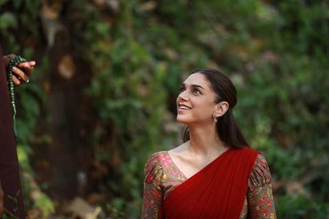 Aditi Rao Hydari in her debut Malayalam film - 'Sufiyum Sujatayum'