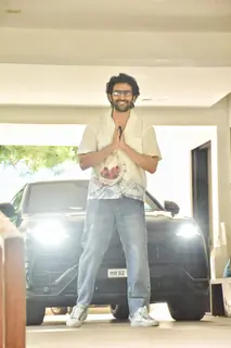 Kartik Aaryan snapped in Juhu