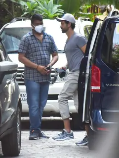 Hrithik Roshan snapped in Juhu