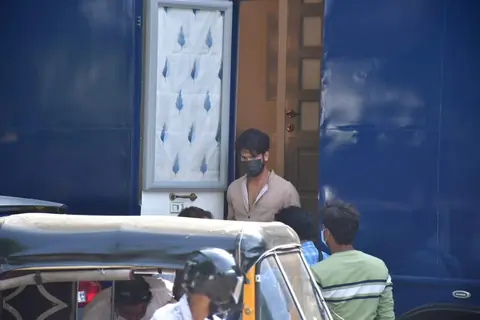 Shahid Kapoor snapped at a shoot in Bandra