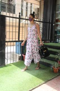 Rakul Preet Singh spotted at Nail Bar Khar